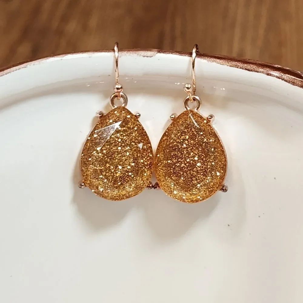 💜Peach Sparkly Dangling Earrings